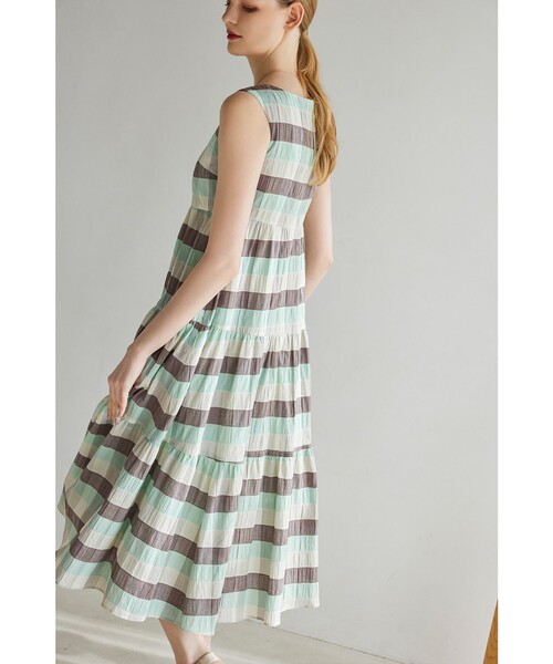 TOCCA(トッカ)の「OPTICAL CUBE DRESS ドレス(ワンピース・レディース・グリーン系5/ブルー系5・2/0/4/6)」の3枚目の写真