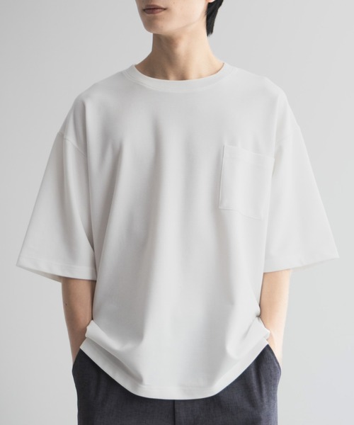 NAVY(ネイビー)の「【新色追加/10色展開】着心地のよい冷感DRY オーバーサイズTシャツ ユニセックス(Tシャツ/カットソー・メンズ・レッド/オフホワイト/グリーン/ベージュ/ネイビー/ブラック/ライトグレー/マスタード/ブラウン/ライトパープル・S/M/L/XL)」の2枚目の写真