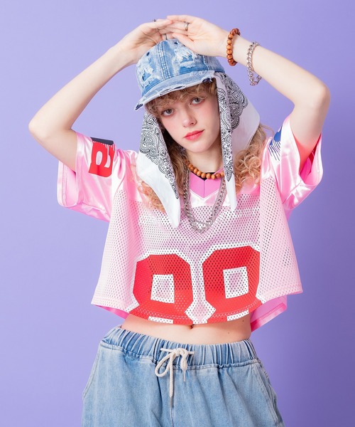a.p.o.v.（エーピーオービー）の「a.p.o.v. クロップド丈メッシュカットナンバリングフットボールシャツ（Tシャツ/カットソー・メンズ・ブラック/ブルー/グレー/ピンク・ONESIZE）」の4枚目の写真