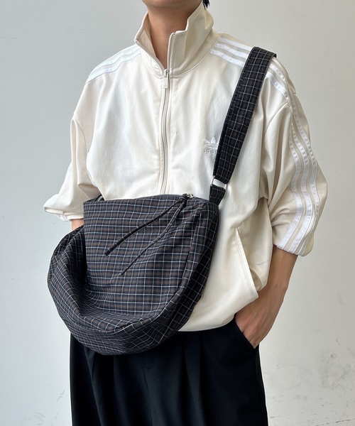 セール】【ユニセックス】チェック柄ショルダーバッグ/通勤通学