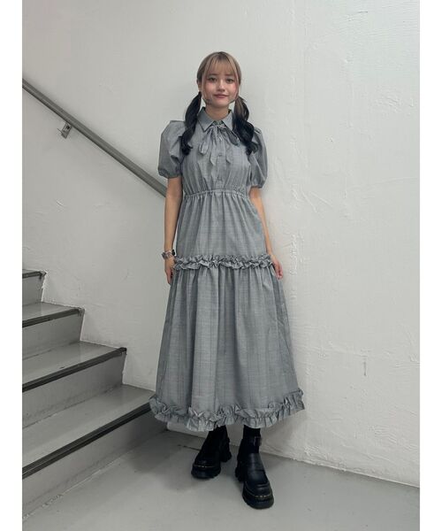 jouetie（ジュエティ）の「ヘムフリルチェックロングシャツワンピース（ワンピース・レディース・レッド/グレー/ブラック・MEDIUM）」の15枚目の写真