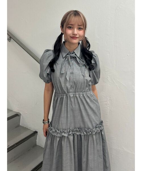 jouetie（ジュエティ）の「ヘムフリルチェックロングシャツワンピース（ワンピース・レディース・レッド/グレー/ブラック・MEDIUM）」の17枚目の写真