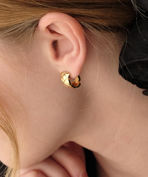 ANOH（アノー）の「キルティングフープピアス（ピアス（両耳用）・レディース・シルバー/ゴールド・FREE）」の20枚目の写真