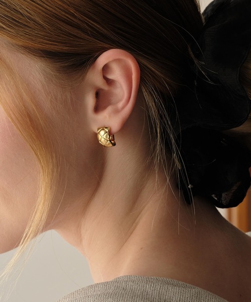 ANOH（アノー）の「キルティングフープピアス（ピアス（両耳用）・レディース・シルバー/ゴールド・FREE）」の21枚目の写真