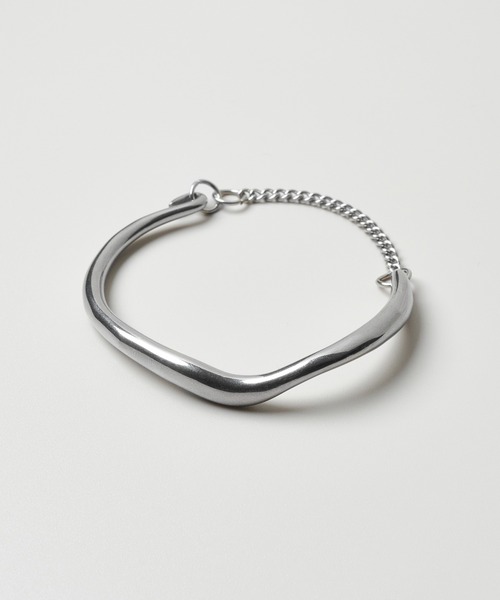 GOLDY（ゴールディ）の「【金属アレルギー軽減】ニュアンス ライン × チェーン ステンレス バングル（バングル/リストバンド・レディース・シルバー/ゴールド・FREE）」の3枚目の写真