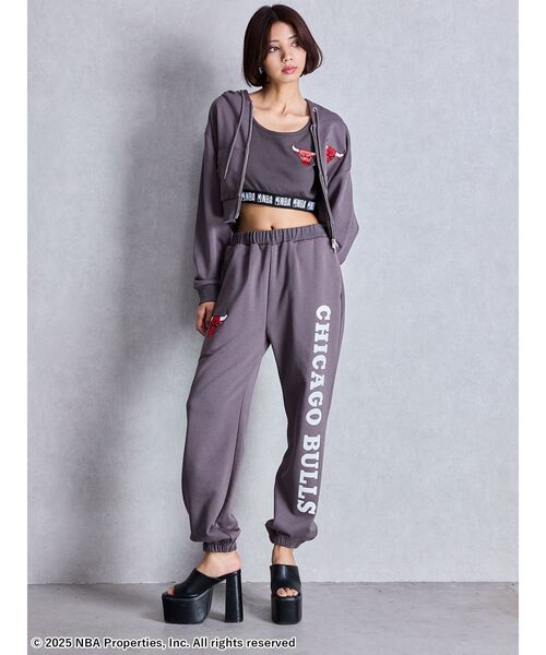 NBA(エヌビーエー)の「NBA STONEスウェットショートパーカー(パーカー・レディース・チャコールグレー/オフホワイト/ライトグレー・FREE)」の6枚目の写真