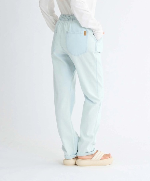 ROXY(ロキシー)の「SLOW SWELL REGULAR/ロキシーウエストゴムライトデニム(デニムパンツ・レディース・ブルー・MEDIUM/X-SMALL/SMALL)」の2枚目の写真