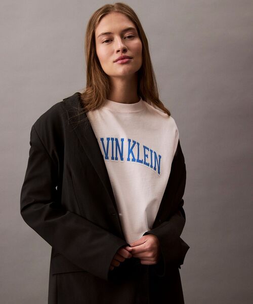 Calvin Klein(カルバン・クライン)の「ロゴプリント クルーネックTシャツ(Tシャツ/カットソー・レディース・ライトピンク/オフホワイト・S/XS/XXS)」の7枚目の写真