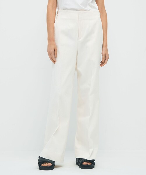caban(キャバン)の「コットンシルクストレッチ デニムフレアパンツ(その他パンツ・レディース・ホワイト・XS/S)」の3枚目の写真