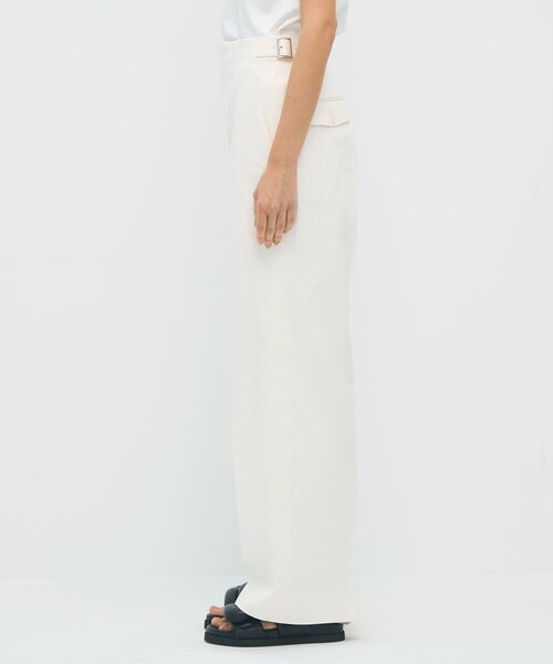 caban(キャバン)の「コットンシルクストレッチ デニムフレアパンツ(その他パンツ・レディース・ホワイト・XS/S)」の4枚目の写真