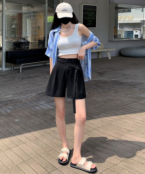 aimoha(アイモハ)の「ボタンリボンベルト付き タックショートパンツ(その他パンツ・レディース・ブラック/ライトベージュ/ダークグレー・LARGE/MEDIUM/SMALL)」の5枚目の写真