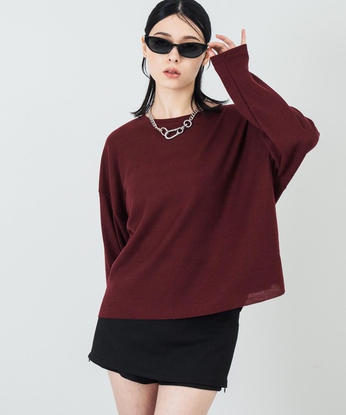 ANAP(アナップ)の「クルーネック ワッフル ロングスリーブ Tシャツ 長袖(Tシャツ/カットソー・レディース・レッド/ブラック/ホワイト・FREE)」の3枚目の写真