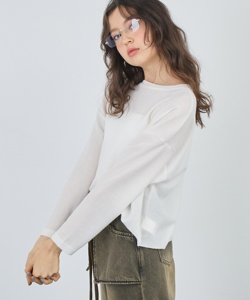 ANAP(アナップ)の「クルーネック ワッフル ロングスリーブ Tシャツ 長袖(Tシャツ/カットソー・レディース・レッド/ブラック/ホワイト・FREE)」の6枚目の写真