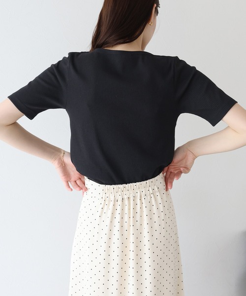 BLUEEAST（ブルーイースト）の「ドレープネックリブTシャツ（Tシャツ/カットソー・レディース・ブラック/ベージュ/ピンク/ブルー/ボルドー/ブラウン・MEDIUM）」の17枚目の写真