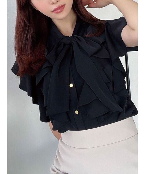 RESEXXY（リゼクシー）の「ボウタイラッフルブラウス（シャツ/ブラウス・レディース・ブラック/ピンク/ホワイト・FREE）」の2枚目の写真