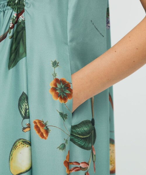 caban(キャバン)の「シルク Green Showerプリント キャミソールワンピース(ワンピース・レディース・ライトブルー/ホワイト系その他/イエロー系その他/ブラウン系その他/ブラック系その他・FREE)」の12枚目の写真