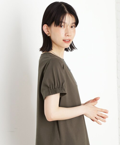 THE SHOP TK （ザ ショップ ティーケー ）の「袖タックTシャツ【接触冷感/毛玉になりにくい/UV】（Tシャツ/カットソー・レディース・ダークブラウン/ブラック/アイボリー・13/12）」の12枚目の写真