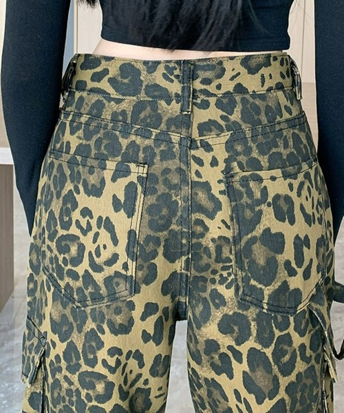 CANVAS+(キャンバスプラス)の「【CANVAS+】レオパード柄カーゴパンツ(カーゴパンツ・レディース・ブラウン・L/M/S/LL)」の8枚目の写真