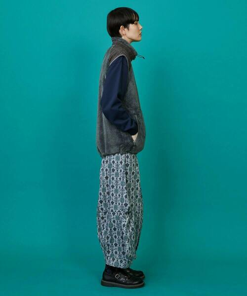 FRAPBOIS(フラボア)の「FRAPBOIS×WILD THINGS シャギーフリースベスト(ベスト・レディース・グレー/ブラック・1/2)」の11枚目の写真