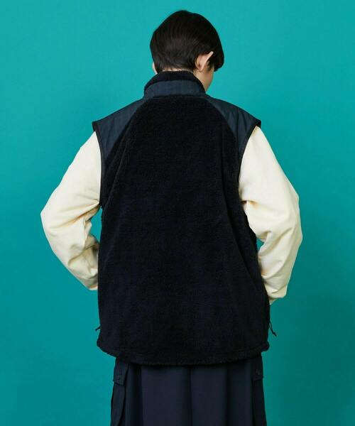 FRAPBOIS(フラボア)の「FRAPBOIS×WILD THINGS シャギーフリースベスト(ベスト・レディース・グレー/ブラック・1/2)」の15枚目の写真