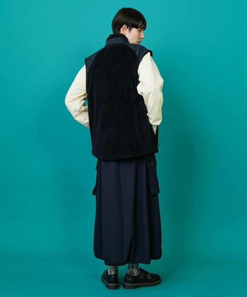 FRAPBOIS(フラボア)の「FRAPBOIS×WILD THINGS シャギーフリースベスト(ベスト・レディース・グレー/ブラック・1/2)」の18枚目の写真