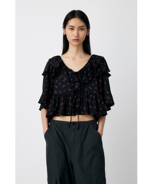 MOUSSY(マウジー)の「FLOWER PATTERN FRILLS トップス(シャツ/ブラウス・レディース・アイボリー/ブラック系その他/ブラック・FREE)」の1枚目の写真