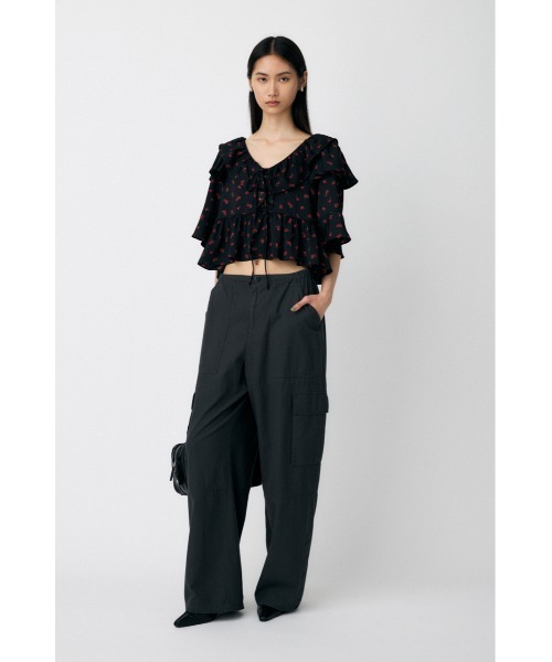MOUSSY(マウジー)の「FLOWER PATTERN FRILLS トップス(シャツ/ブラウス・レディース・アイボリー/ブラック系その他/ブラック・FREE)」の6枚目の写真