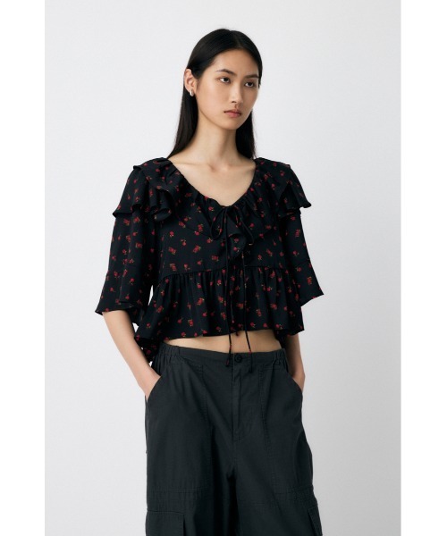 MOUSSY(マウジー)の「FLOWER PATTERN FRILLS トップス(シャツ/ブラウス・レディース・アイボリー/ブラック系その他/ブラック・FREE)」の8枚目の写真