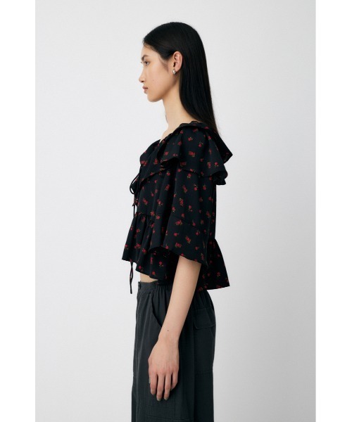 MOUSSY(マウジー)の「FLOWER PATTERN FRILLS トップス(シャツ/ブラウス・レディース・アイボリー/ブラック系その他/ブラック・FREE)」の9枚目の写真