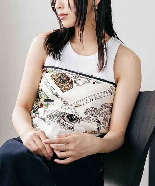 mili an deni(ミリアンデニ)の「レトロ柄トライアングルストール(ストール/ショール・レディース・ブラック/アイボリー・F)」の12枚目の写真