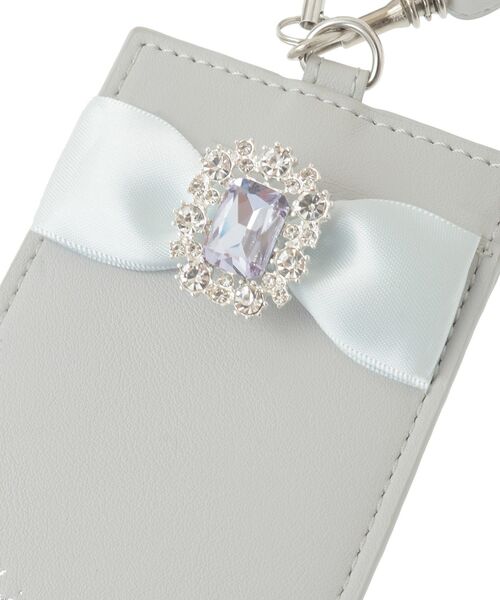Maison de FLEUR(メゾンドフルール)の「リール付きビジューリボンパスケース(パスケース・レディース・ライトブルー/ブラック/ピンク・FREE)」の6枚目の写真