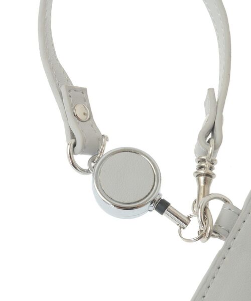 Maison de FLEUR(メゾンドフルール)の「リール付きビジューリボンパスケース(パスケース・レディース・ライトブルー/ブラック/ピンク・FREE)」の9枚目の写真