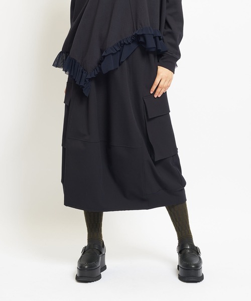 gomme(ゴム)の「サーモストレッチ サイドポケットスカート(スカート・レディース・ブラック/ネイビー・MEDIUM)」の2枚目の写真