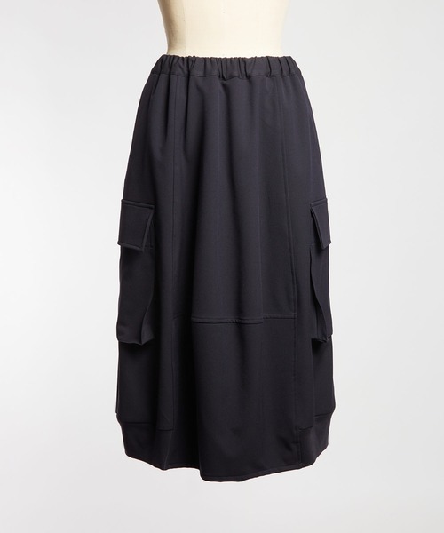gomme(ゴム)の「サーモストレッチ サイドポケットスカート(スカート・レディース・ブラック/ネイビー・MEDIUM)」の6枚目の写真