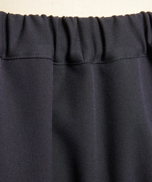 gomme(ゴム)の「サーモストレッチ サイドポケットスカート(スカート・レディース・ブラック/ネイビー・MEDIUM)」の13枚目の写真