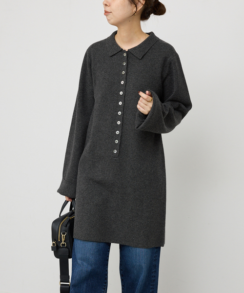 Spick & Span（スピックアンドスパン）の「ポロシャツチュニックニットワンピ（ワンピース・レディース・チャコールグレー/キャメル・FREE）」の5枚目の写真