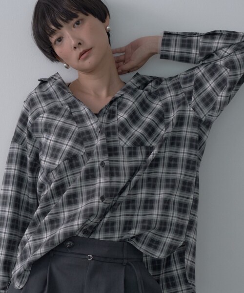 GALLEST（ギャレスト）の「オンブレチェックシャツ（シャツ/ブラウス・レディース・ブラック系1/ベージュ系その他5・38）」の2枚目の写真