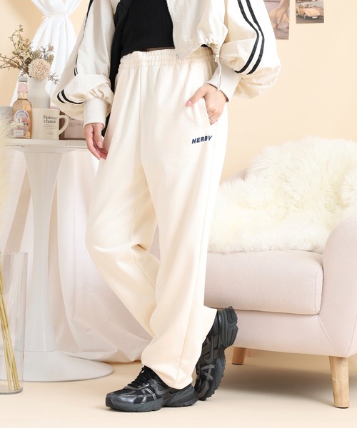 NERDY(ノルディ)の「パイピングジョガーパンツ(その他パンツ・メンズ・クリーム/ライトパープル・M/S/L)」の3枚目の写真