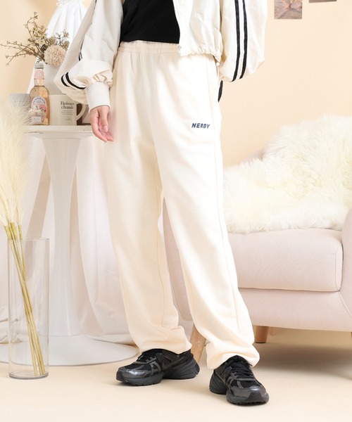 NERDY(ノルディ)の「パイピングジョガーパンツ(その他パンツ・メンズ・クリーム/ライトパープル・M/S/L)」の4枚目の写真