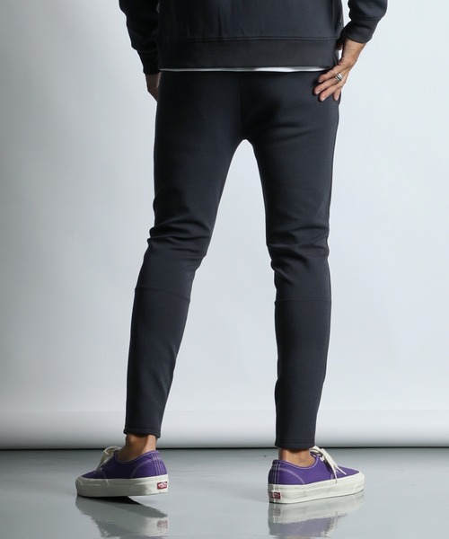 The DUFFER of ST.GEORGE（ザダファーオブセントジョージ）の「〔BLACK LABEL〕"SORONA" SLIM COMFY PANTS：セットアップ ダンボールニット スリムパンツ（スウェットパンツ・メンズ・ブラック/グレー/ライトグレー・LARGE/MEDIUM/SMALL/X-LARGE）」の12枚目の写真