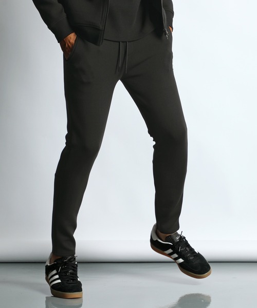 BLACK LABEL〕'SORONA' SLIM COMFY PANTS：セットアップ ダンボール
