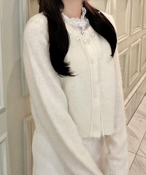 junoah(ジュノア)の「パールビジューネックニットカーディガン(薄手)(カーディガン/ボレロ・レディース・チャコール/ライトグレー/ホワイト・LARGE/MEDIUM)」の9枚目の写真