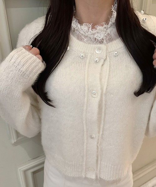 junoah(ジュノア)の「パールビジューネックニットカーディガン(薄手)(カーディガン/ボレロ・レディース・チャコール/ライトグレー/ホワイト・LARGE/MEDIUM)」の10枚目の写真