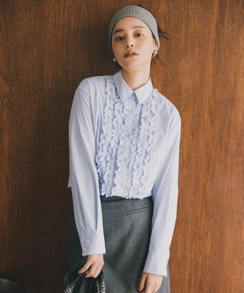 N.(N. Natural Beauty Basic)(エヌエヌナチュラルビューティーベーシック)の「フロントフリルブラウス(シャツ/ブラウス・レディース・ブルー/アイボリー・MEDIUM)」の2枚目の写真