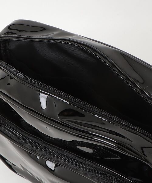 PUMA（プーマ）の「PUMA プーマ エナメルショルダーバッグ（ショルダーバッグ・メンズ・ブラック×ブラック/ブラック×ピンク/ホワイト×ブラック/ブラック×ホワイト・FREE）」の11枚目の写真