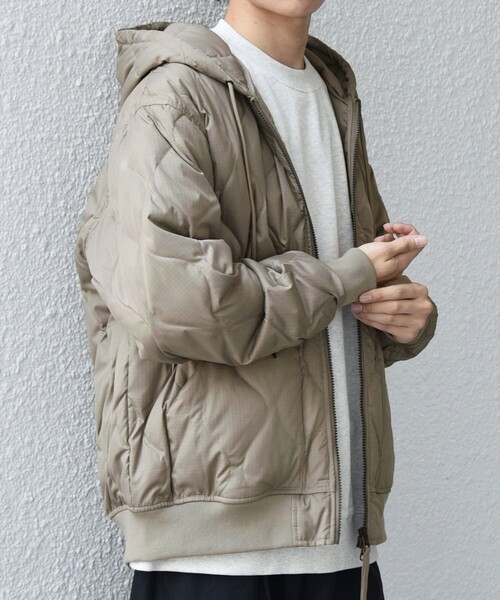 TAION（タイオン）の「【SHIPS any別注】TAION:〈手洗い可能〉ミリタリーキルト ダブルジップ ダウン パーカー◇（ブルゾン・メンズ・ベージュ系/ブラック・SMALL/MEDIUM/LARGE/X-LARGE）」の17枚目の写真
