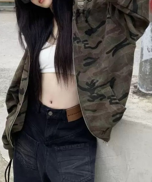 SPIGA（スピーガ）の「ﾋﾞｯｸﾞｼﾙｴｯﾄ迷彩柄ｼﾞｯﾌﾟｱｯﾌﾟﾌｰﾃﾞｨ（パーカー・レディース・カーキ・SMALL/MEDIUM/LARGE/X-LARGE）」の4枚目の写真