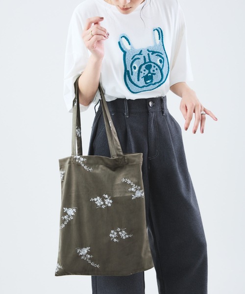 Muscat(マスカット)の「フラワー刺繍ベロアトートバッグ(トートバッグ・レディース・ブラウン/ブラック/サンドベージュ・F)」の10枚目の写真
