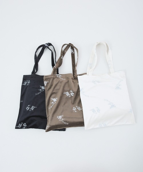 Muscat(マスカット)の「フラワー刺繍ベロアトートバッグ(トートバッグ・レディース・ブラウン/ブラック/サンドベージュ・F)」の16枚目の写真