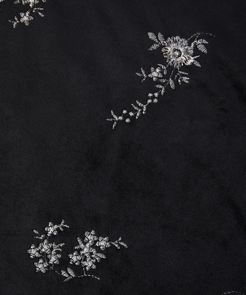 Muscat(マスカット)の「フラワー刺繍ベロアトートバッグ(トートバッグ・レディース・ブラウン/ブラック/サンドベージュ・F)」の18枚目の写真